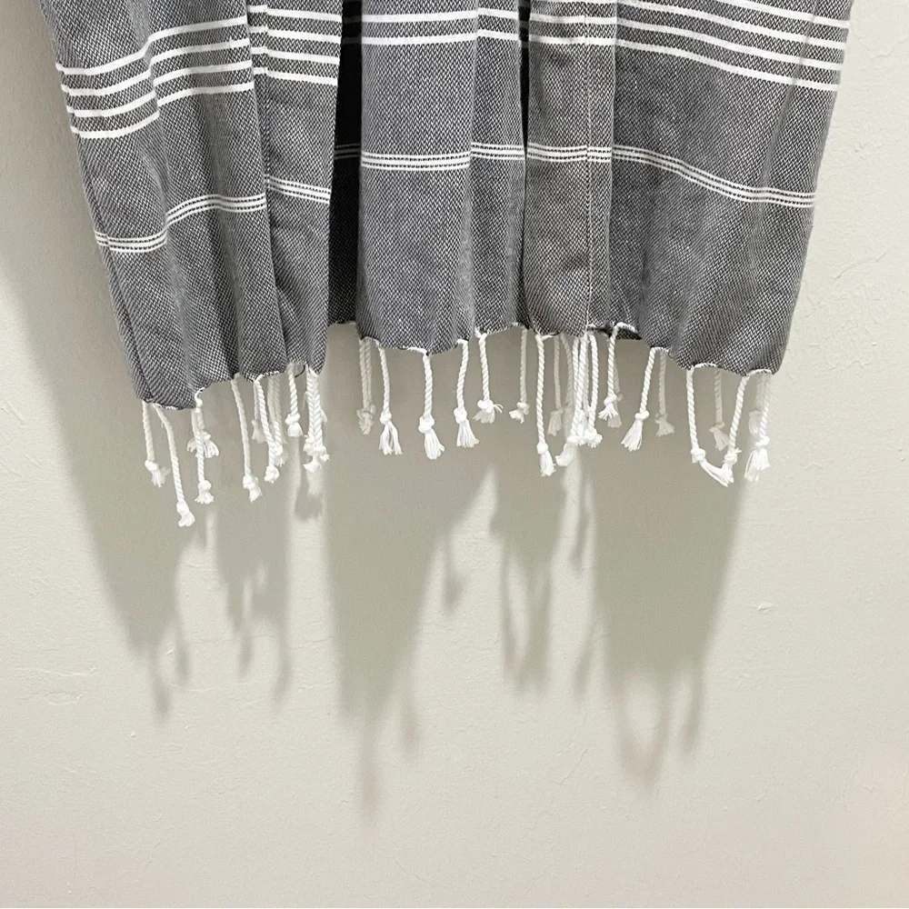STRIPESHEEP Women’s Gray Stripe Boho Fringe Hem Kimono Jacket Robe Size Small